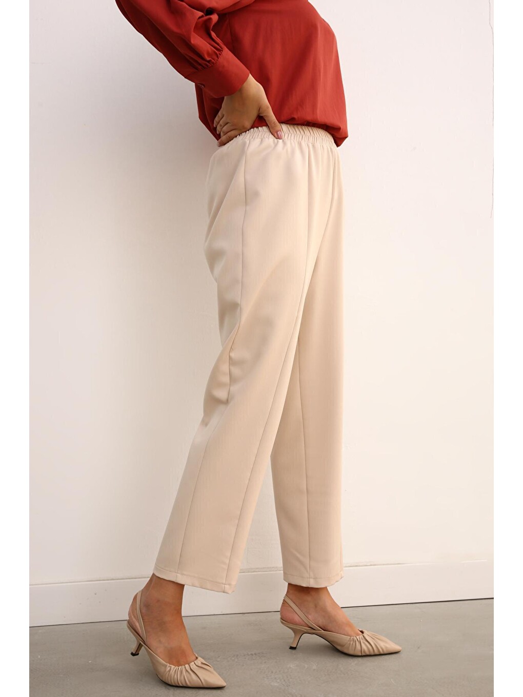 Bej Beli Lastikli Bol Paça Pantolon-3