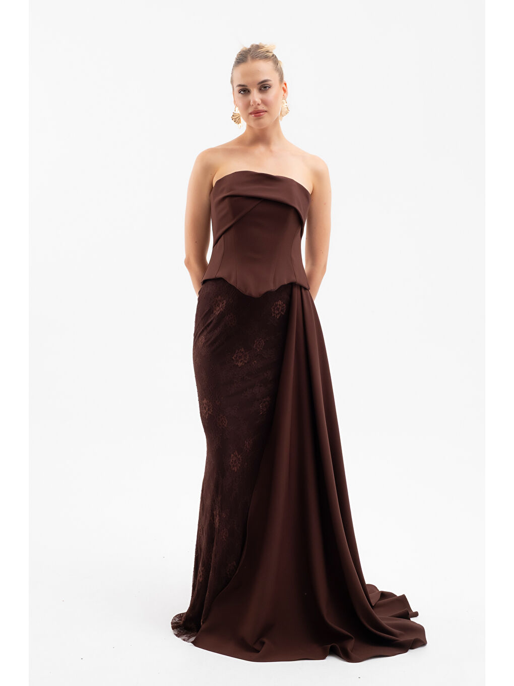 Kadın Kahverengi Straplez Yaka Dantel Detay Uzun Abiye Elbise-1