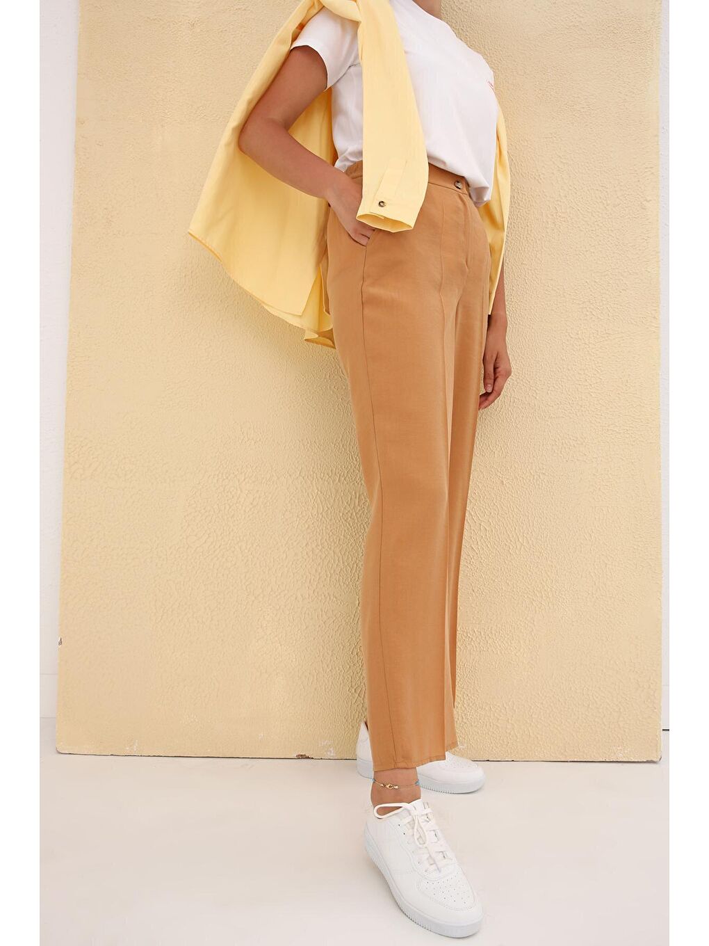 Bej Bisküvi Ütü İzli Boru Paça Pantolon