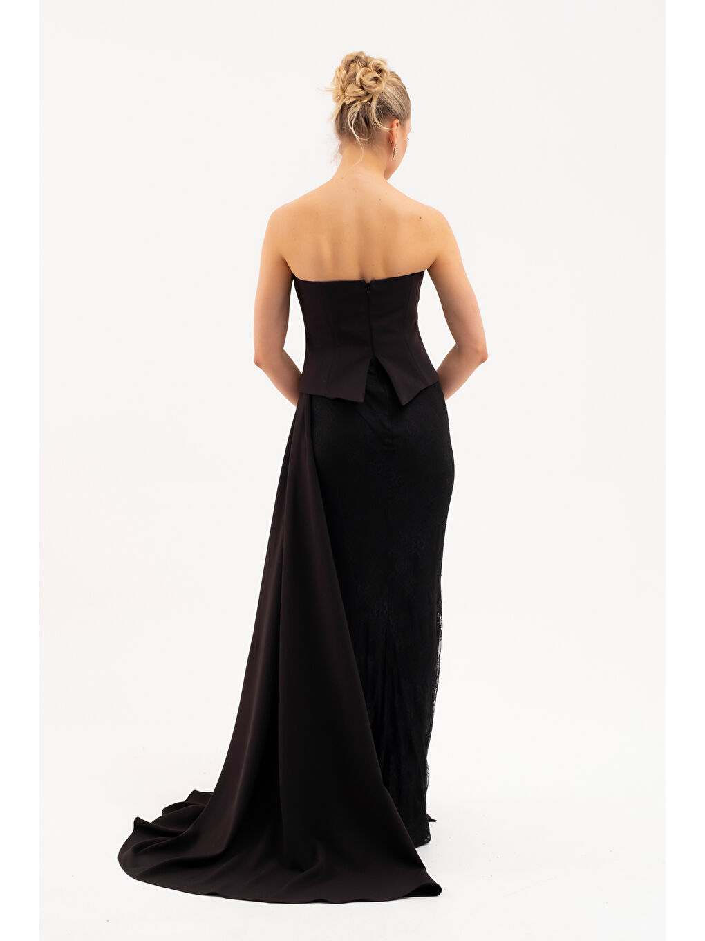 Kadın Siyah Straplez Yaka Dantel Detay Uzun Abiye Elbise-5