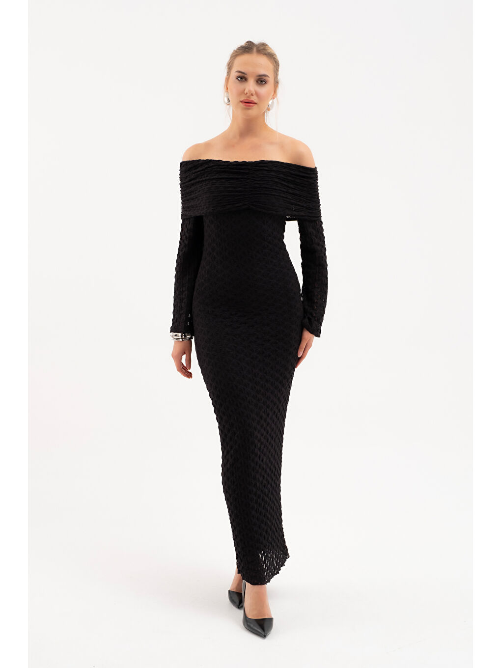 Kadın Siyah Açık Omuz Uzun Dantel Elbise-1