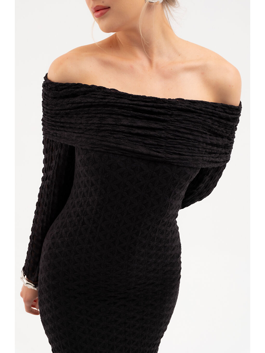 Kadın Siyah Açık Omuz Uzun Dantel Elbise-4