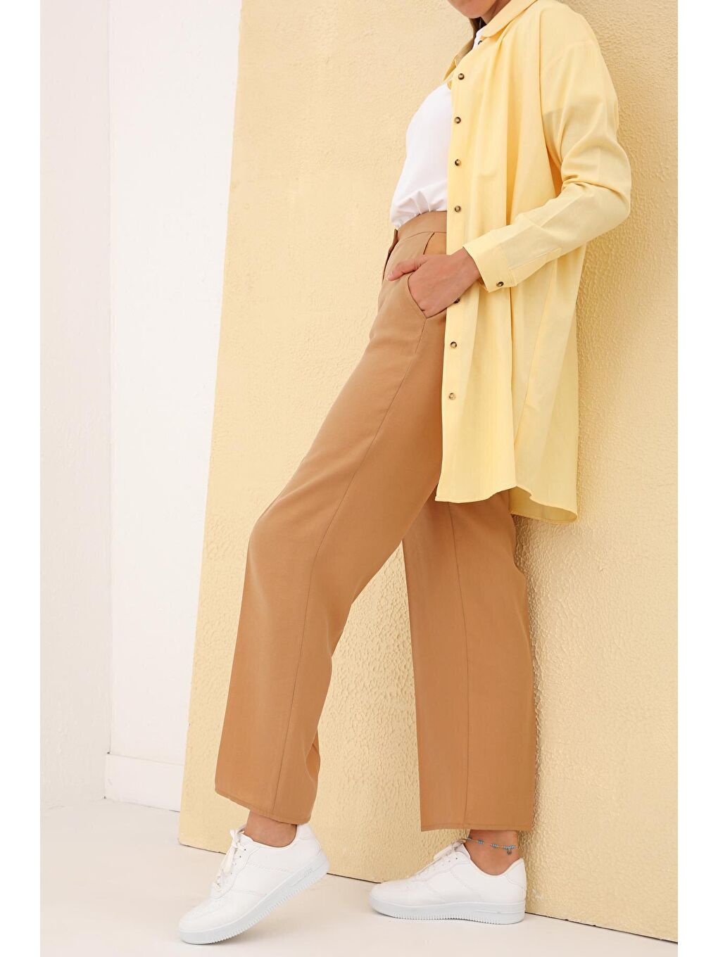 Bej Bisküvi Ütü İzli Boru Paça Pantolon-1