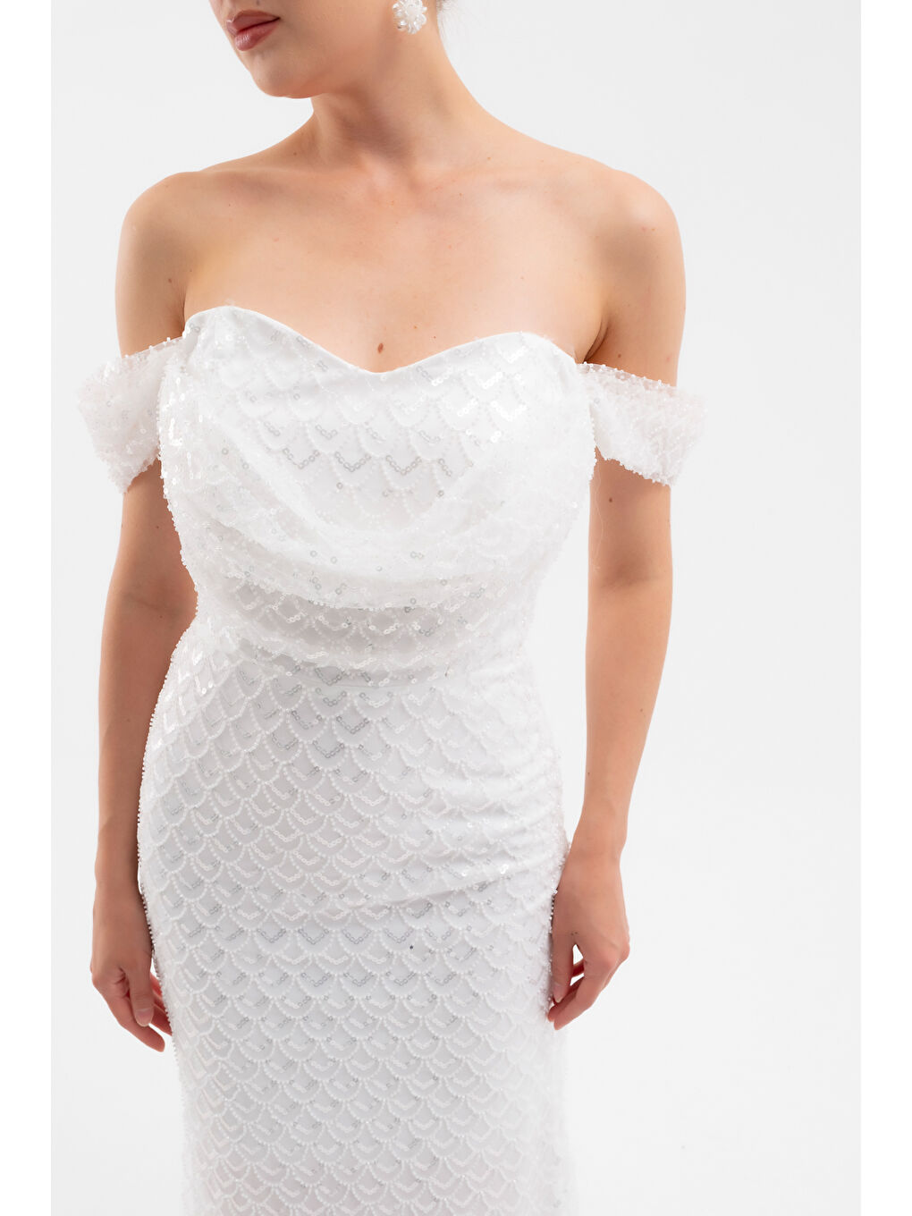 Kadın Beyaz Madonna Yaka Boncuklu Uzun Abiye Elbise-3