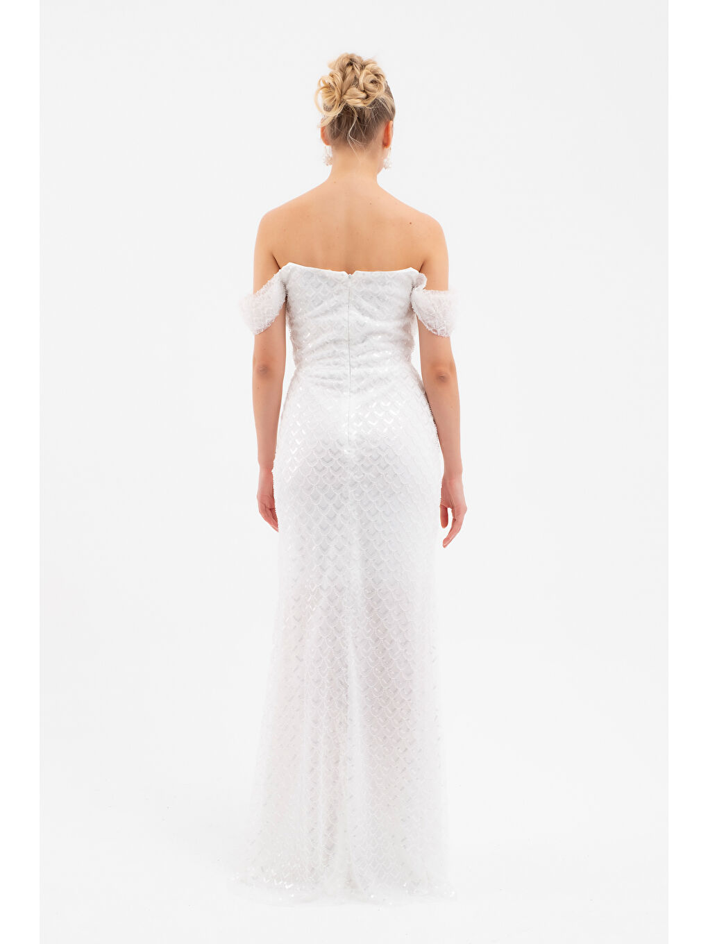 Kadın Beyaz Madonna Yaka Boncuklu Uzun Abiye Elbise-5