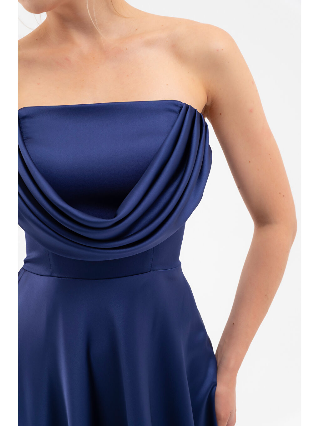 Kadın Lacivert Dar Kalıp Degaje Yaka Uzun Straplez Abiye-3