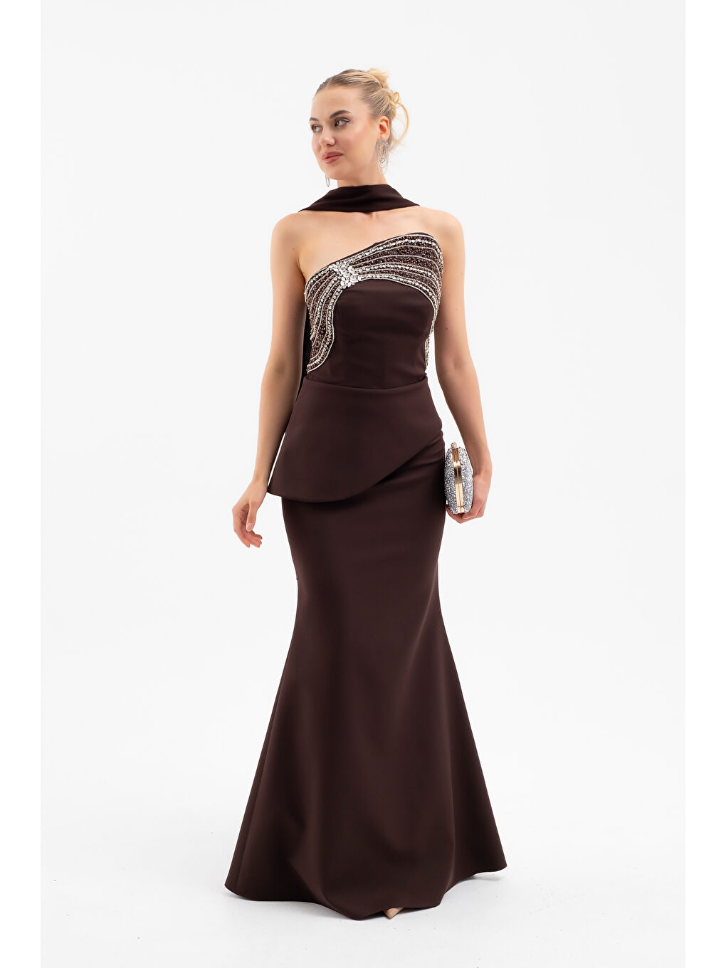 Kadın Kahverengi Straplez Taşlı Uzun Balık Abiye Elbise