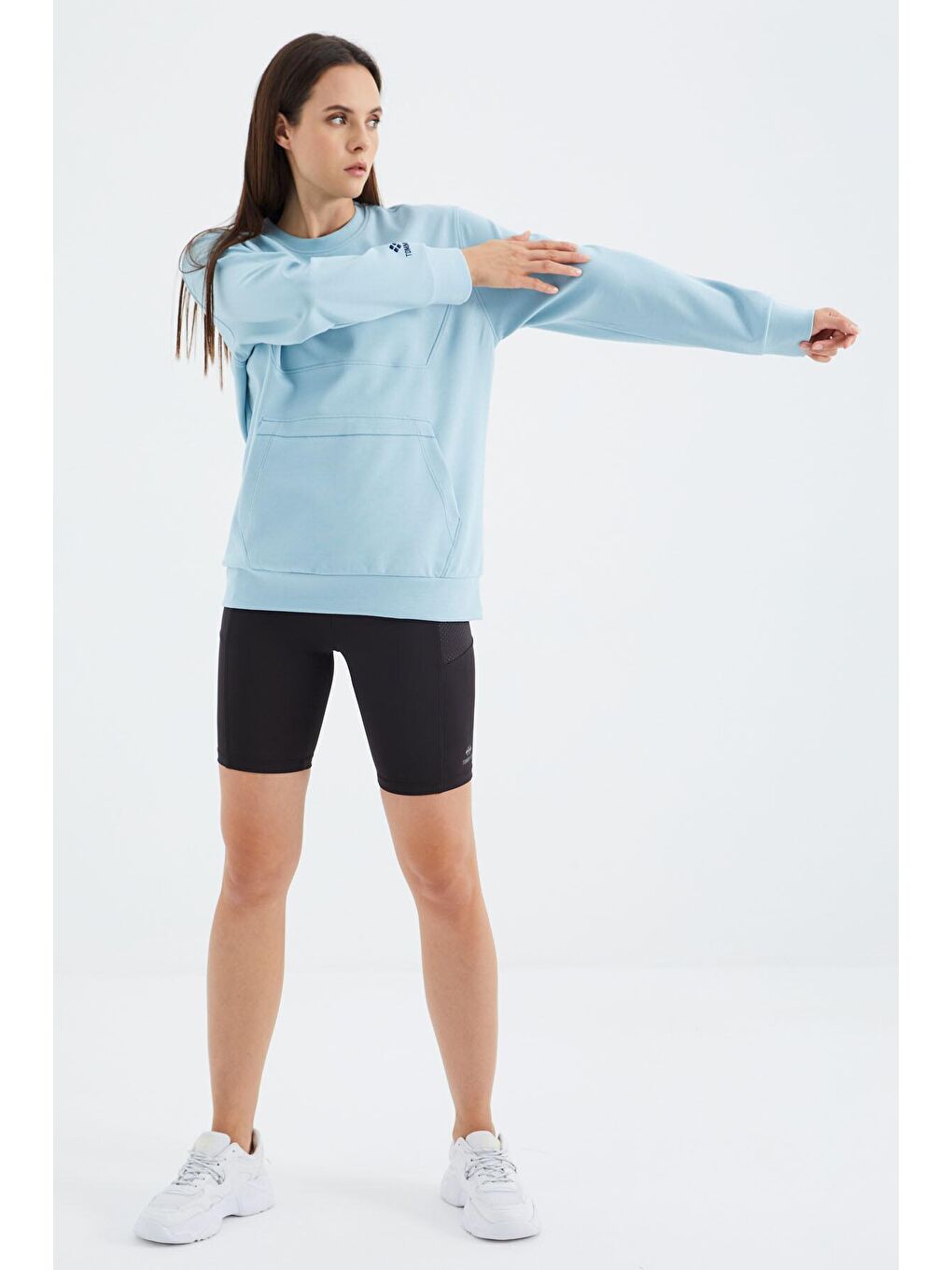 Açık Mavi O Yaka Cep Detaylı Oversize Kadın Sweatshirt - 97276-1