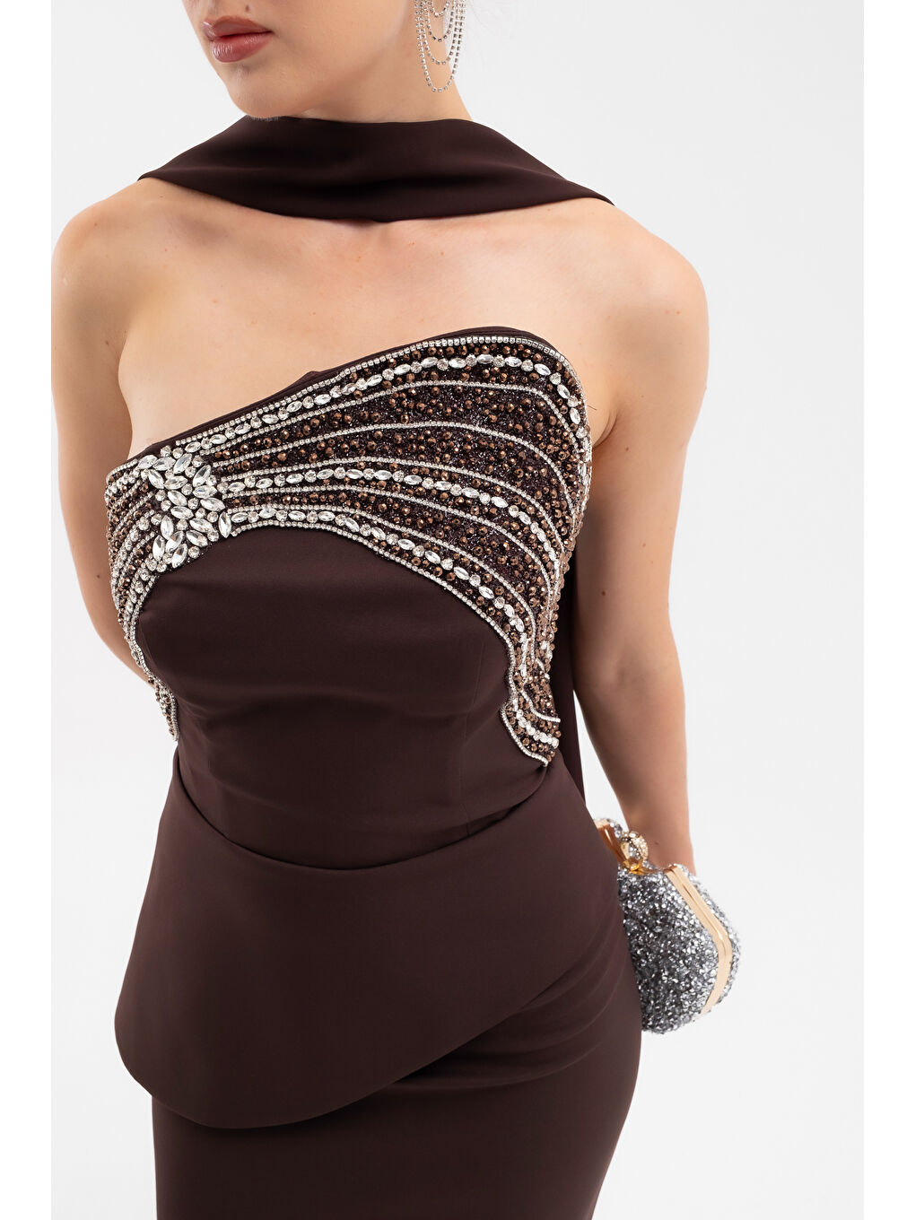 Kadın Kahverengi Straplez Taşlı Uzun Balık Abiye Elbise-4