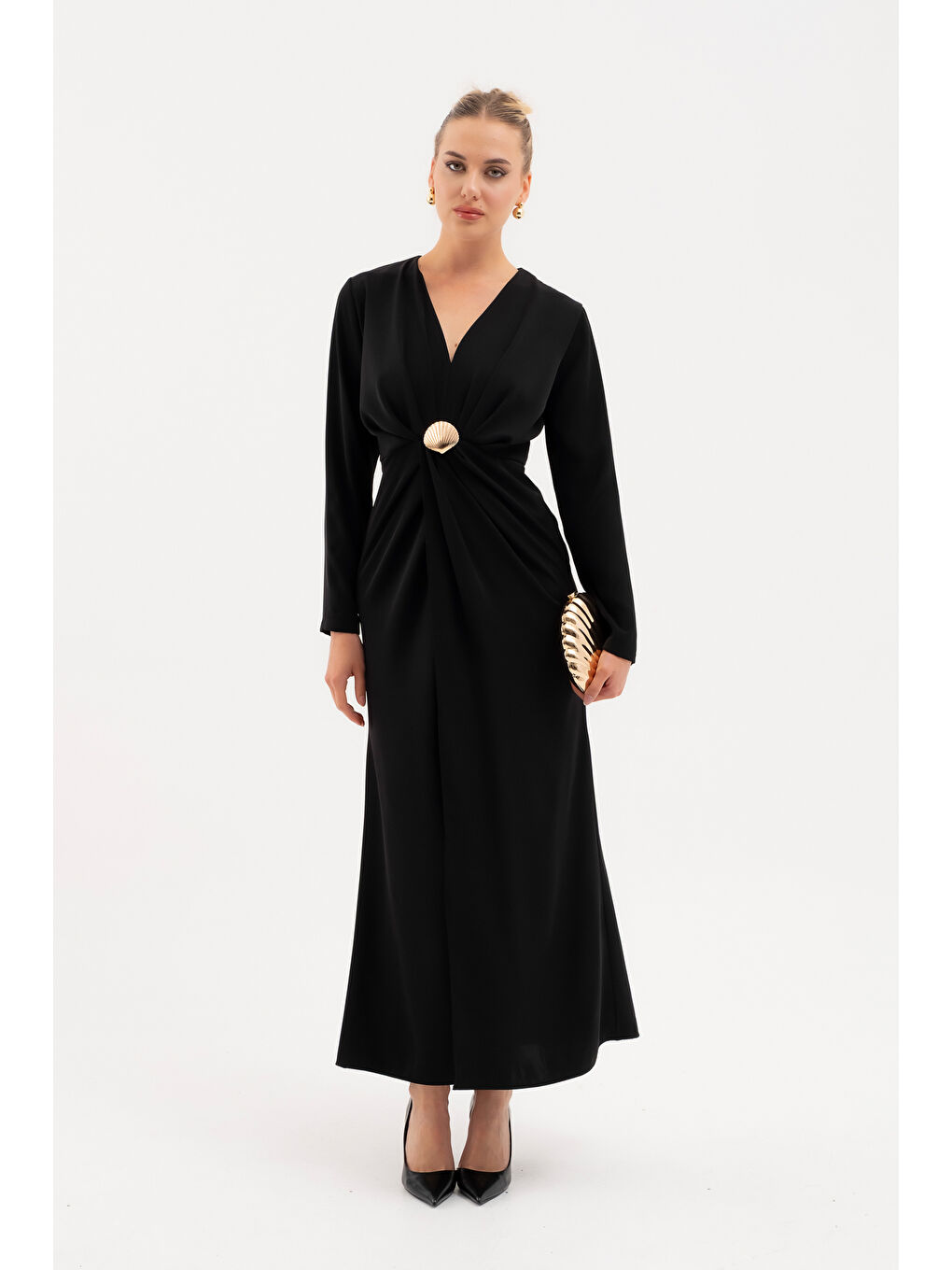 Kadın Siyah İstiridye Aksesuarlı Uzun Kol Elbise-1