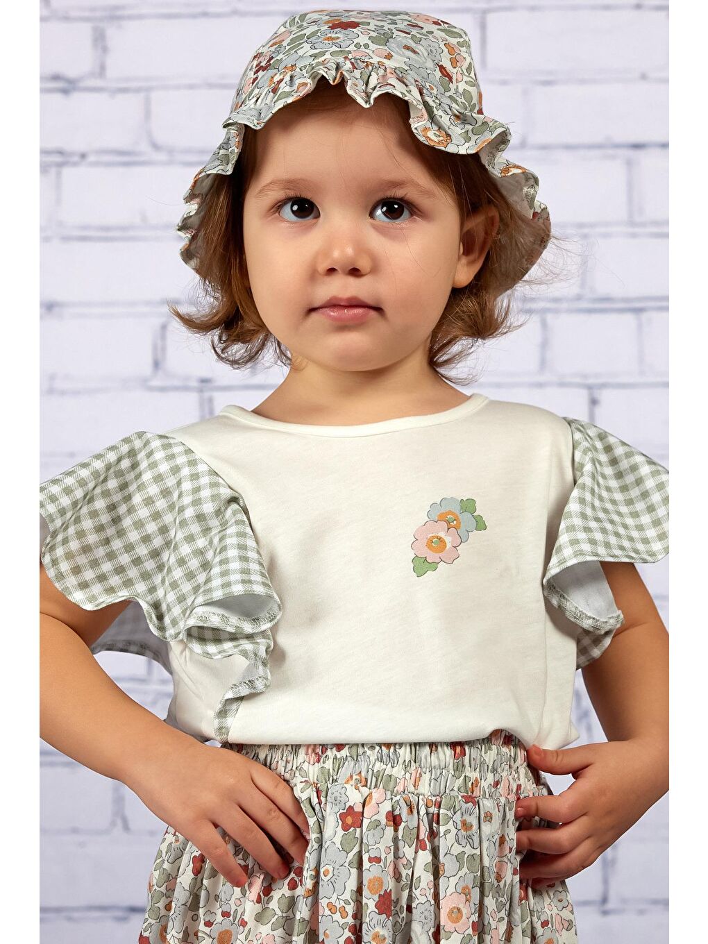 Karışık Kız Çocuk Ekru Kolları Volan Detaylı T-Shirt