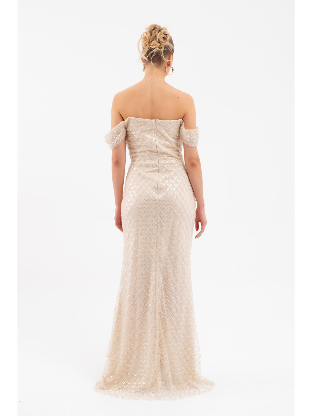 Kadın Bej Madonna Yaka Boncuklu Uzun Abiye Elbise-5