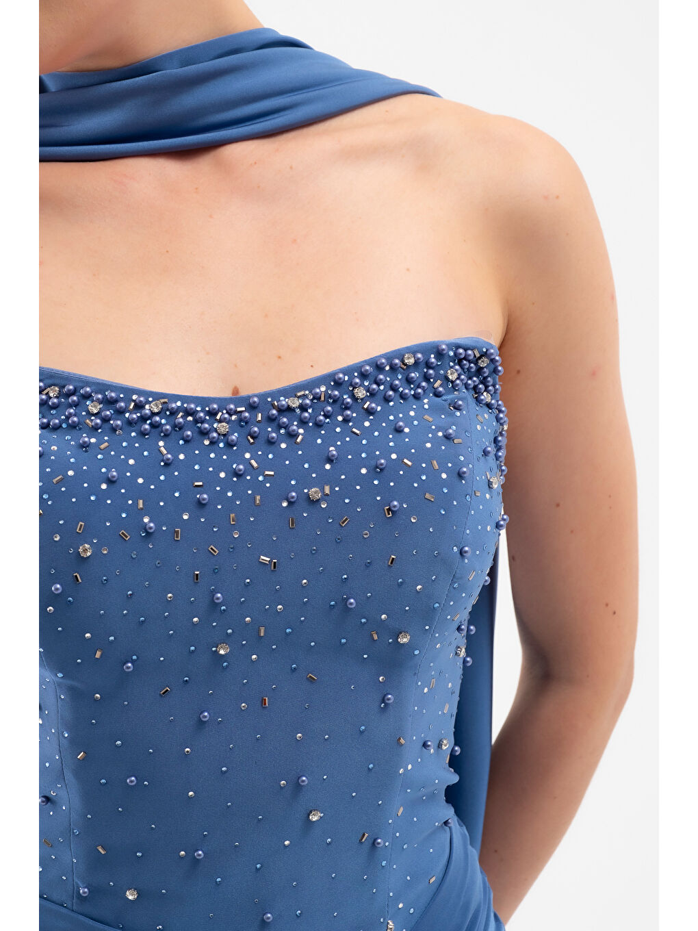 Kadın İndigo Şal Yaka Taşlı Düğüm Detay Uzun Abiye Elbise-3