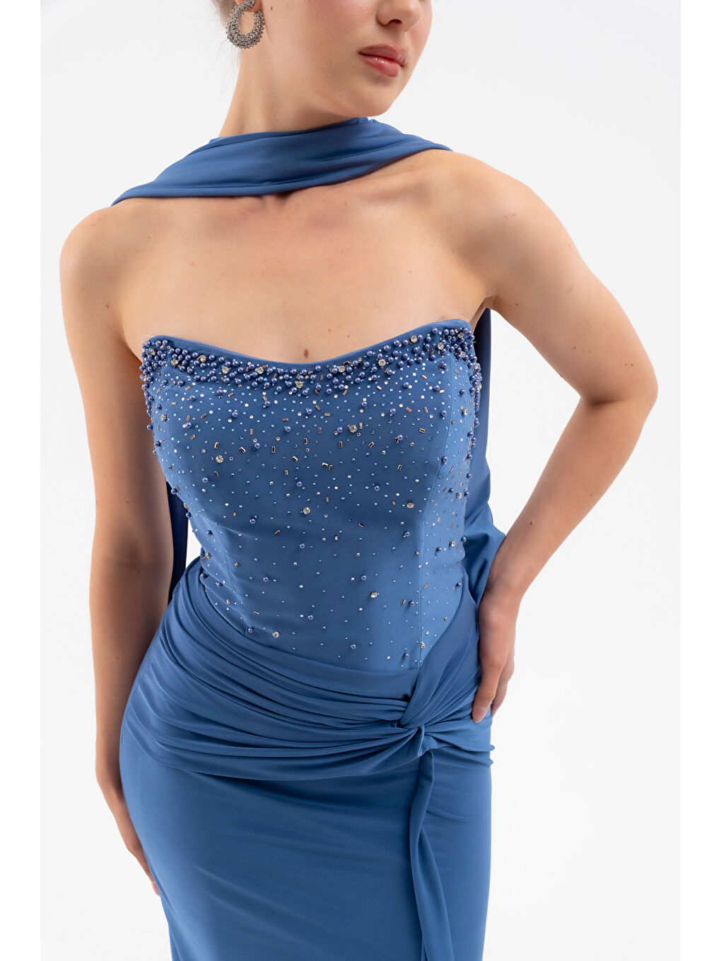 Kadın İndigo Şal Yaka Taşlı Düğüm Detay Uzun Abiye Elbise-4