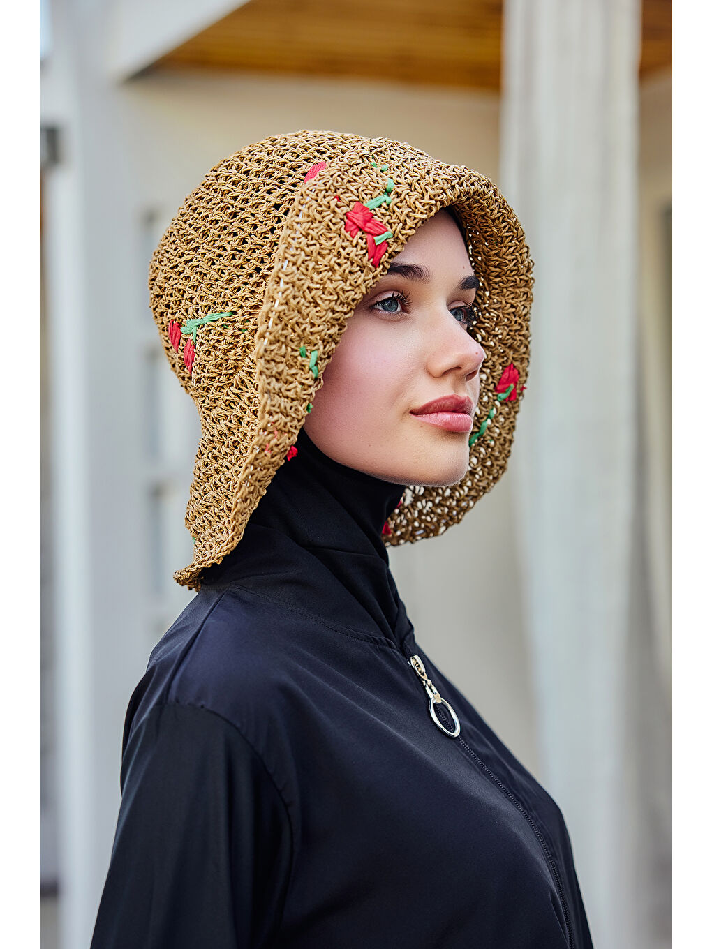 Kahverengi Kiraz Detaylı El Örgü Hasır Şapka Plaj Şapkası RŞ-2098 Camel-1