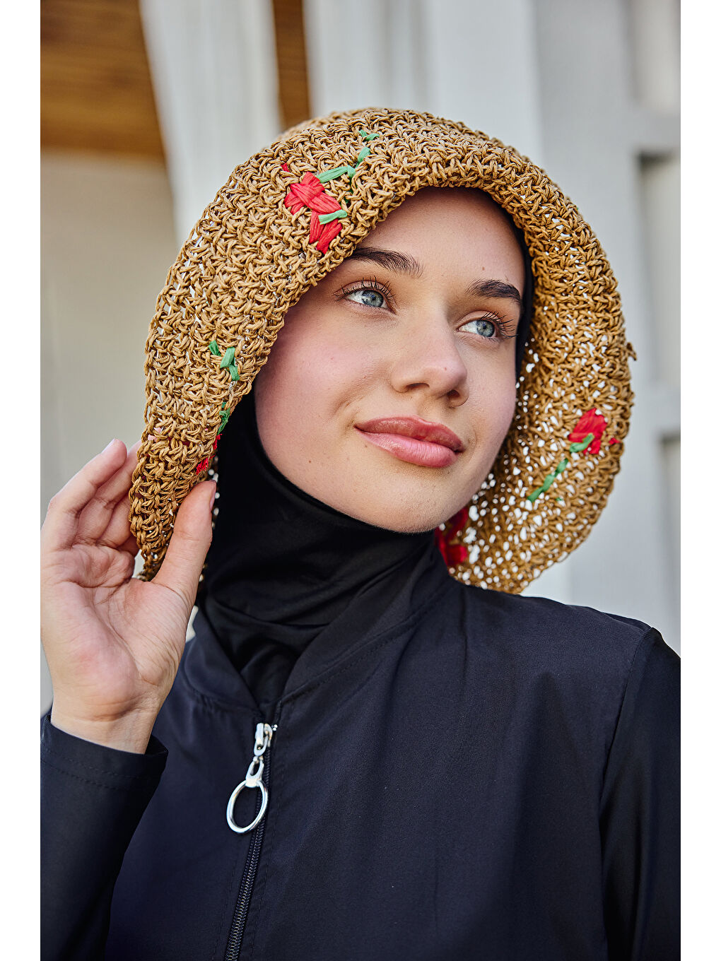 Kahverengi Kiraz Detaylı El Örgü Hasır Şapka Plaj Şapkası RŞ-2098 Camel-2