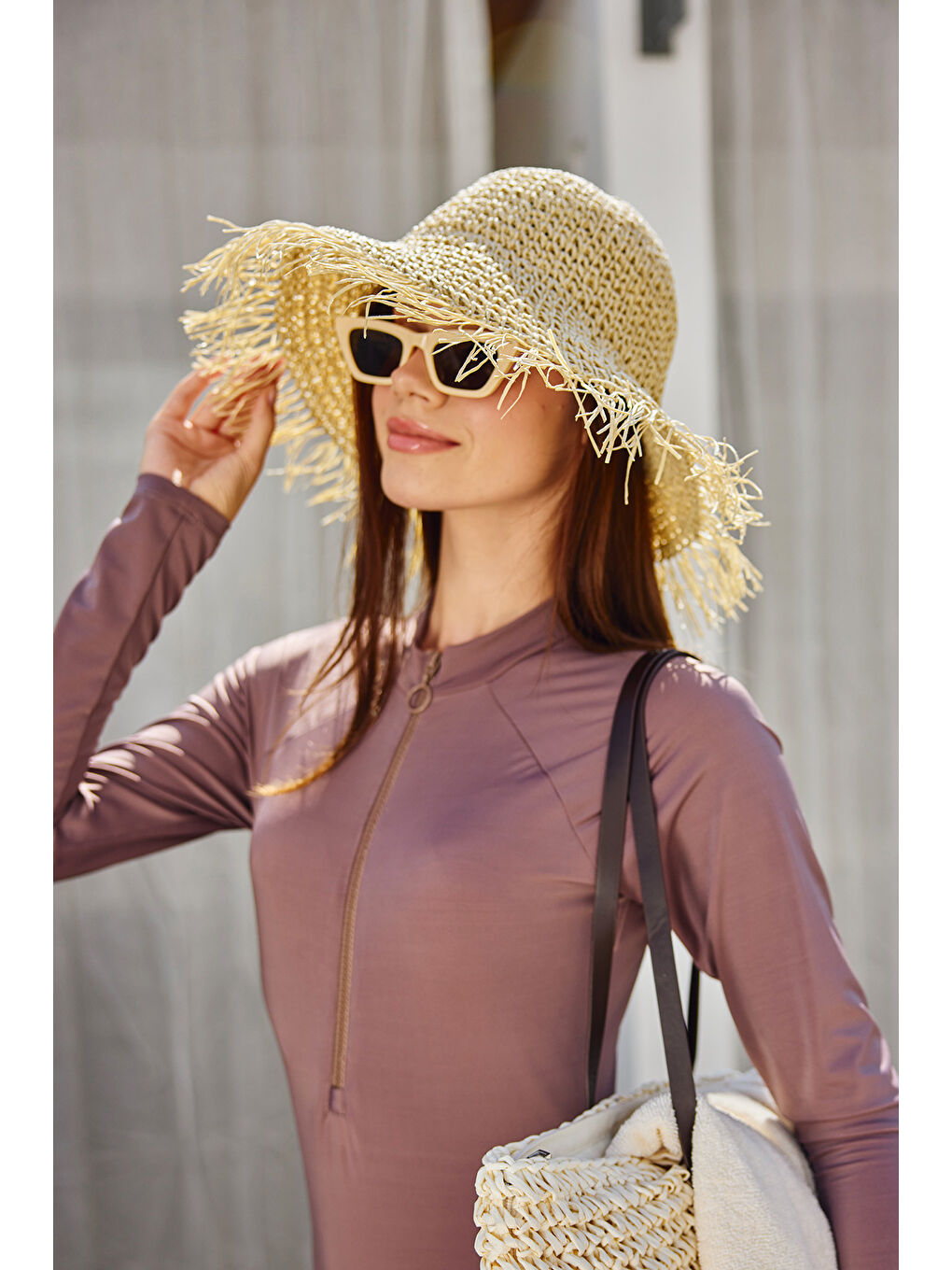 Saçak Püskül Detaylı El Örgü Hasır Şapka RŞ-2097 Bej01