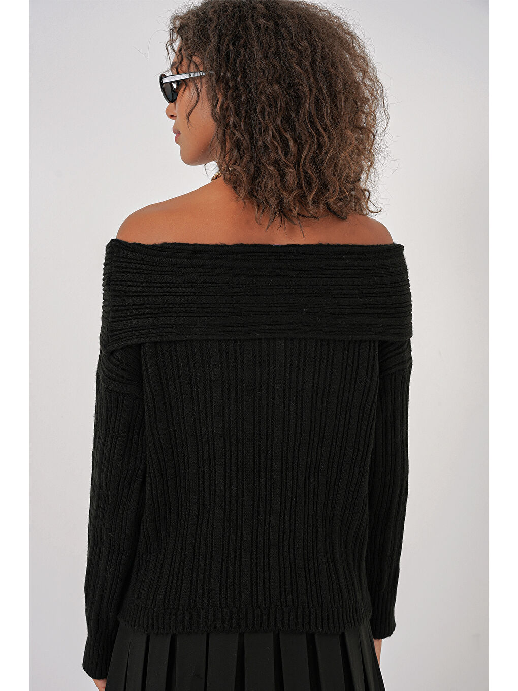 15908 Kadın Açık Omuz Oversize Triko Kazak - Siyah-5