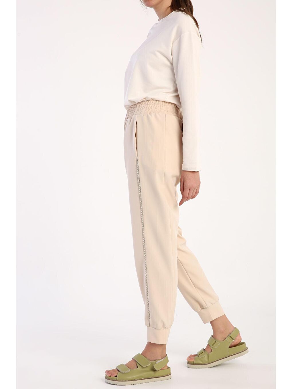 Bej Biye Detaylı Jogger Pantolon-3