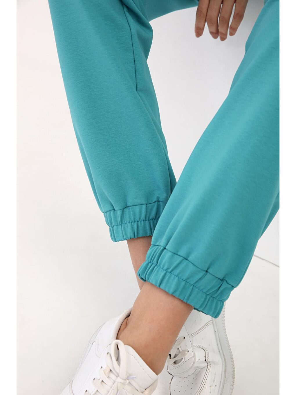 Turkuaz Aqua Paça Lastikli Nakışlı Pantolon-4