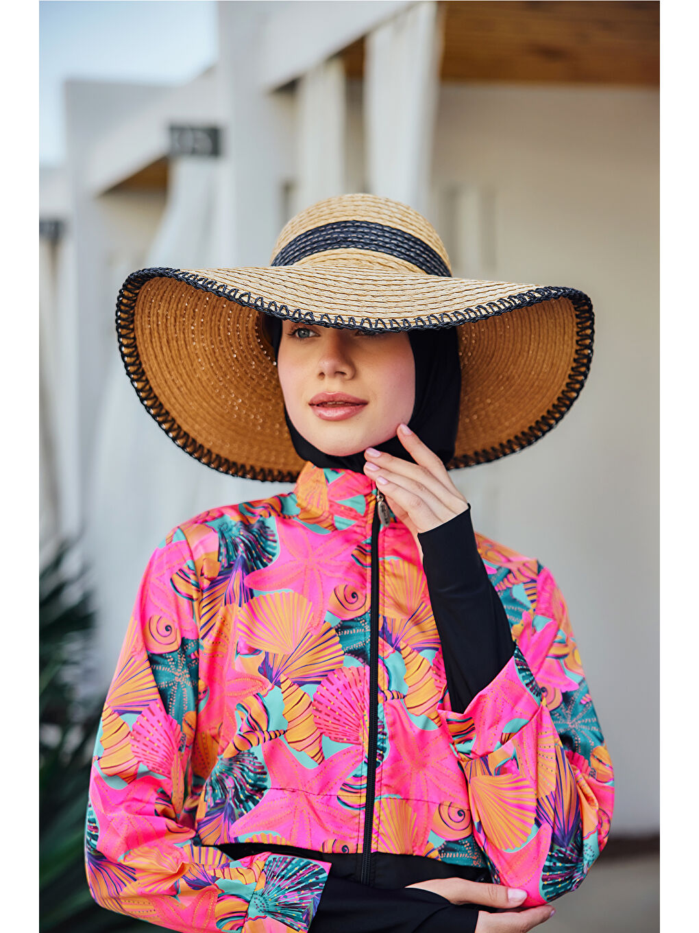 Kahverengi Zigzag Şerit Detaylı Hasır Plaj Şapkası RŞ-2103 Camel03-2