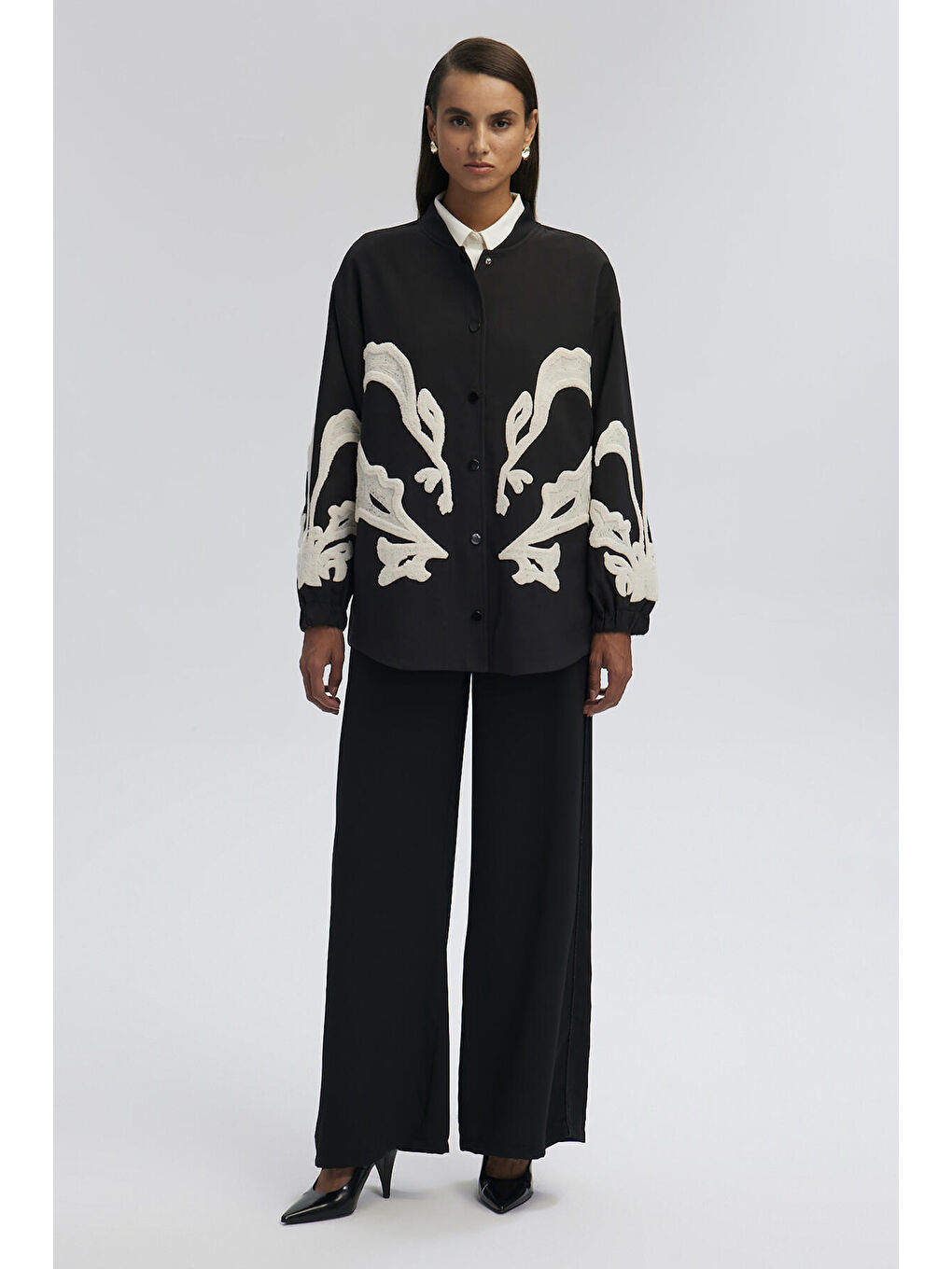 Siyah Nakışlı Krep Ceket-1