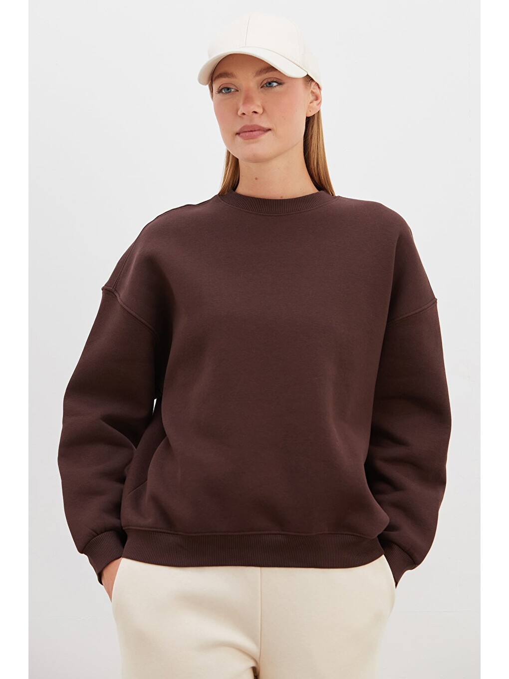 Kahverengi 3 İplik Basic Bisiklet Yaka Oversize Sweatshirt-1