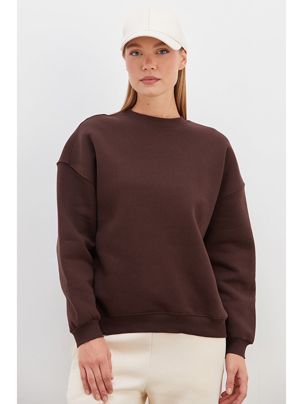 Kahverengi 3 İplik Basic Bisiklet Yaka Oversize Sweatshirt-4