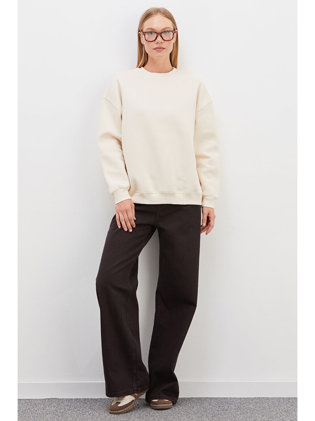 Bej 3 İplik Basic Bisiklet Yaka Oversize Sweatshirt-3