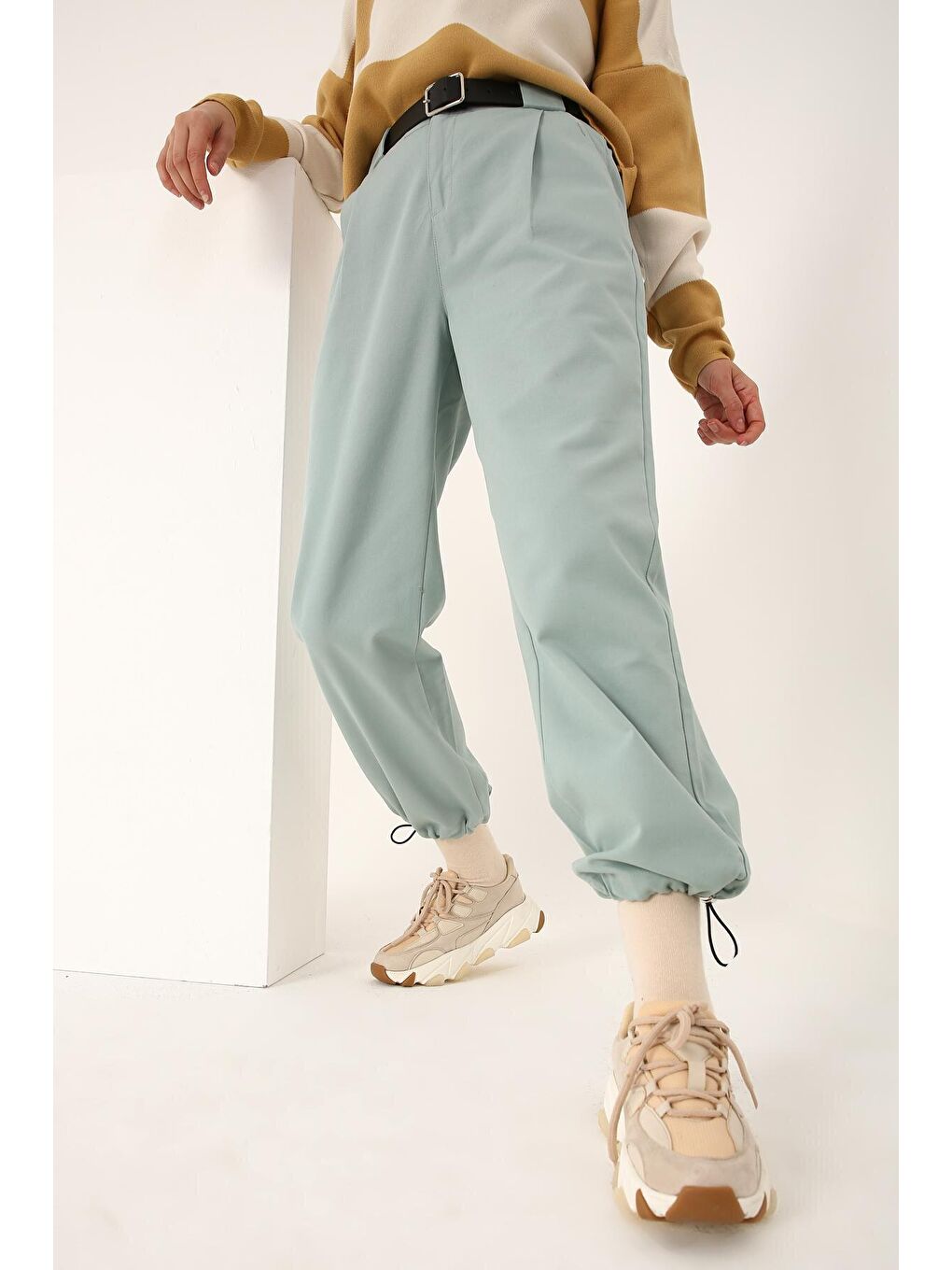 Yeşil Mint Pileli Spor Kemerli Pantolon-1