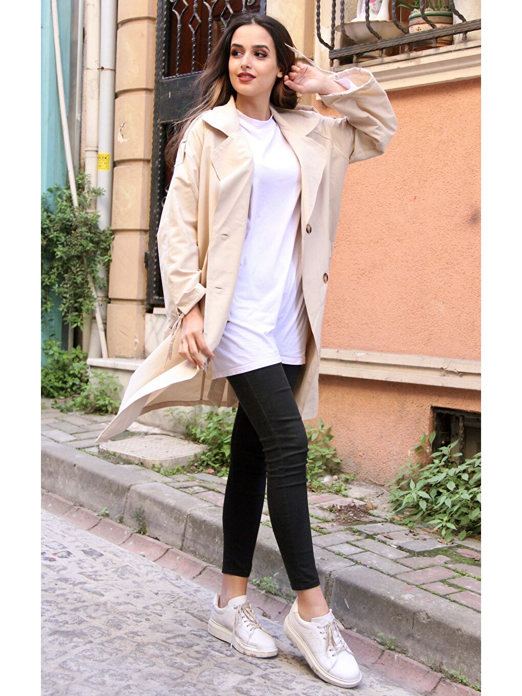 Ekru Kadın Kapüşonlu Trend Cepli Oversize Uzun Krem Yağmurluk-2