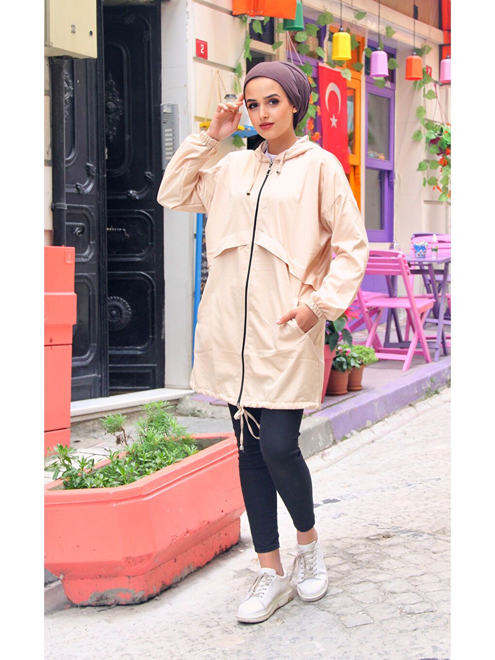 Ekru Kadın Kapüşonlu Trend Cepli Oversize Uzun Krem Yağmurluk-3