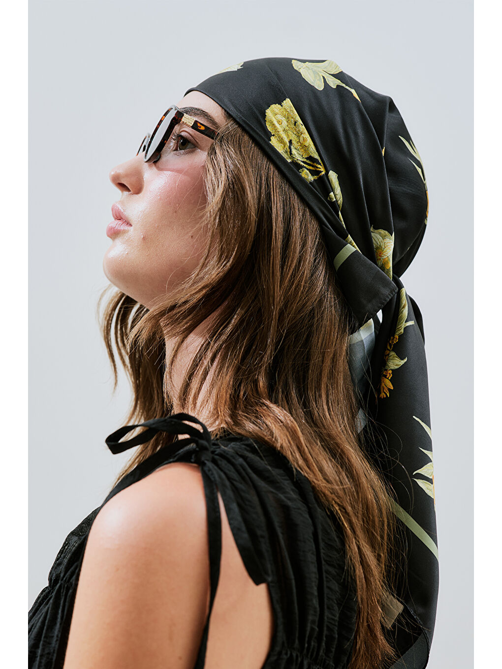 Siyah Saten Desenli Fular Şal Aloha-3