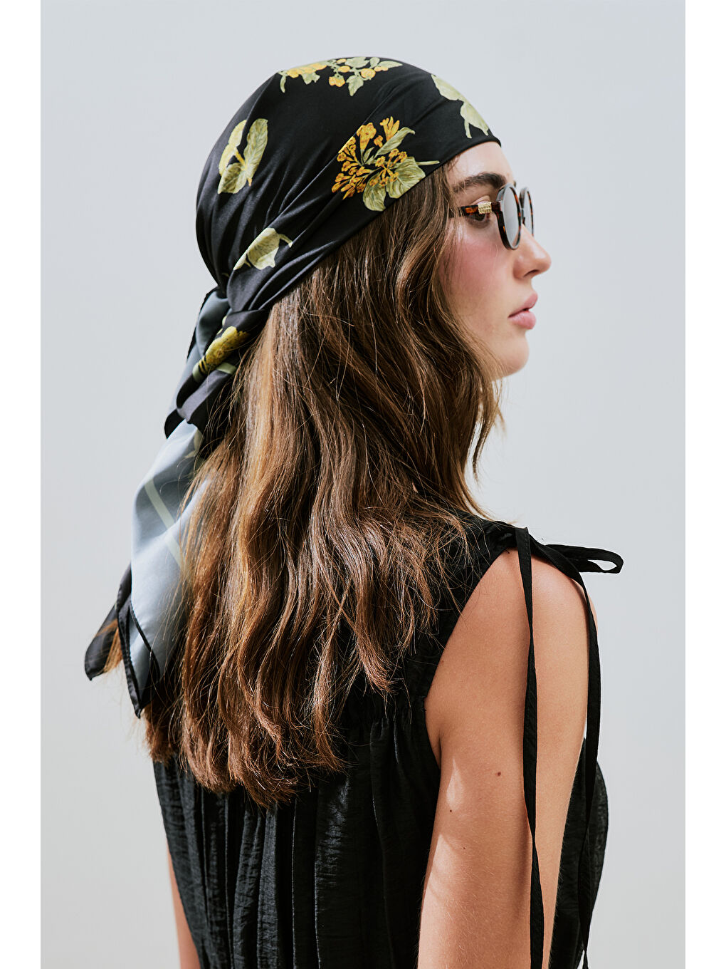 Siyah Saten Desenli Fular Şal Aloha-4