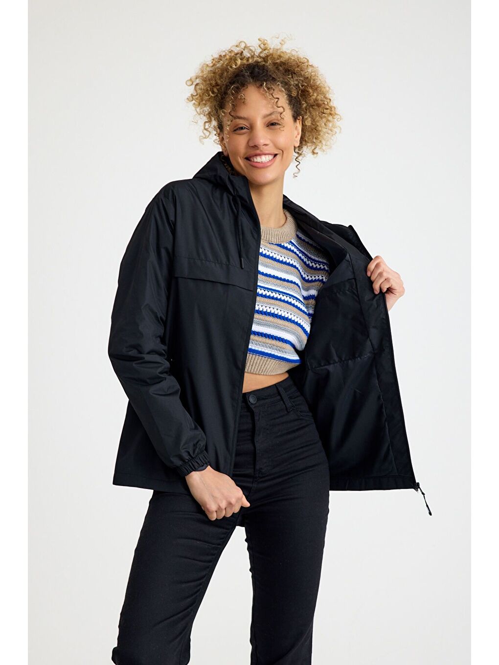 Kadın Astarlı Kapüşonlu Siyah Rüzgarlık & Yağmurluk-3