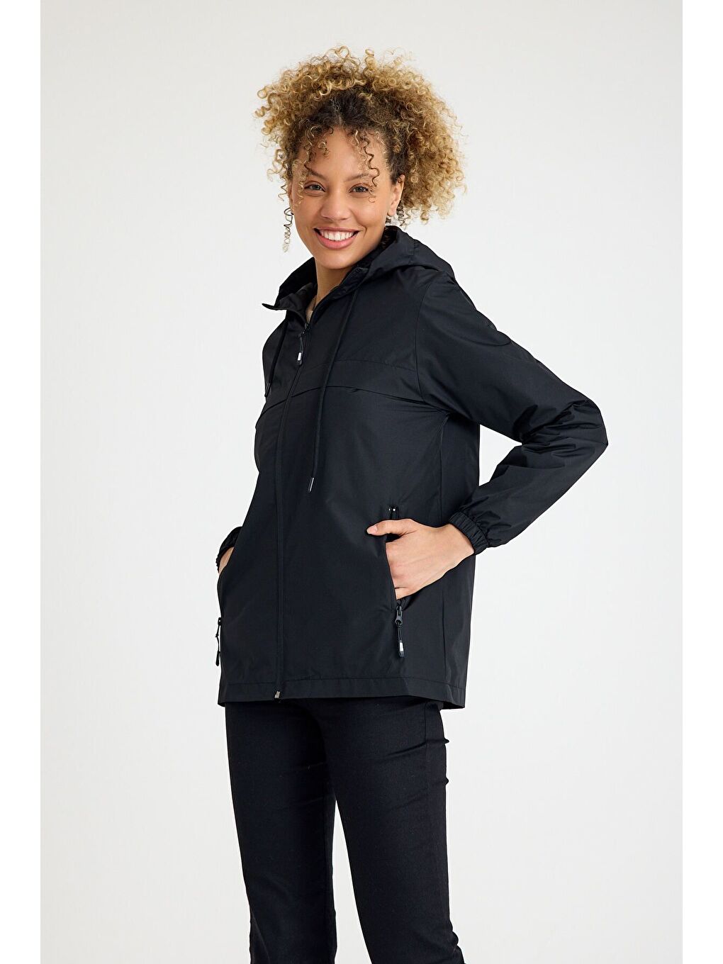 Kadın Astarlı Kapüşonlu Siyah Rüzgarlık & Yağmurluk-4