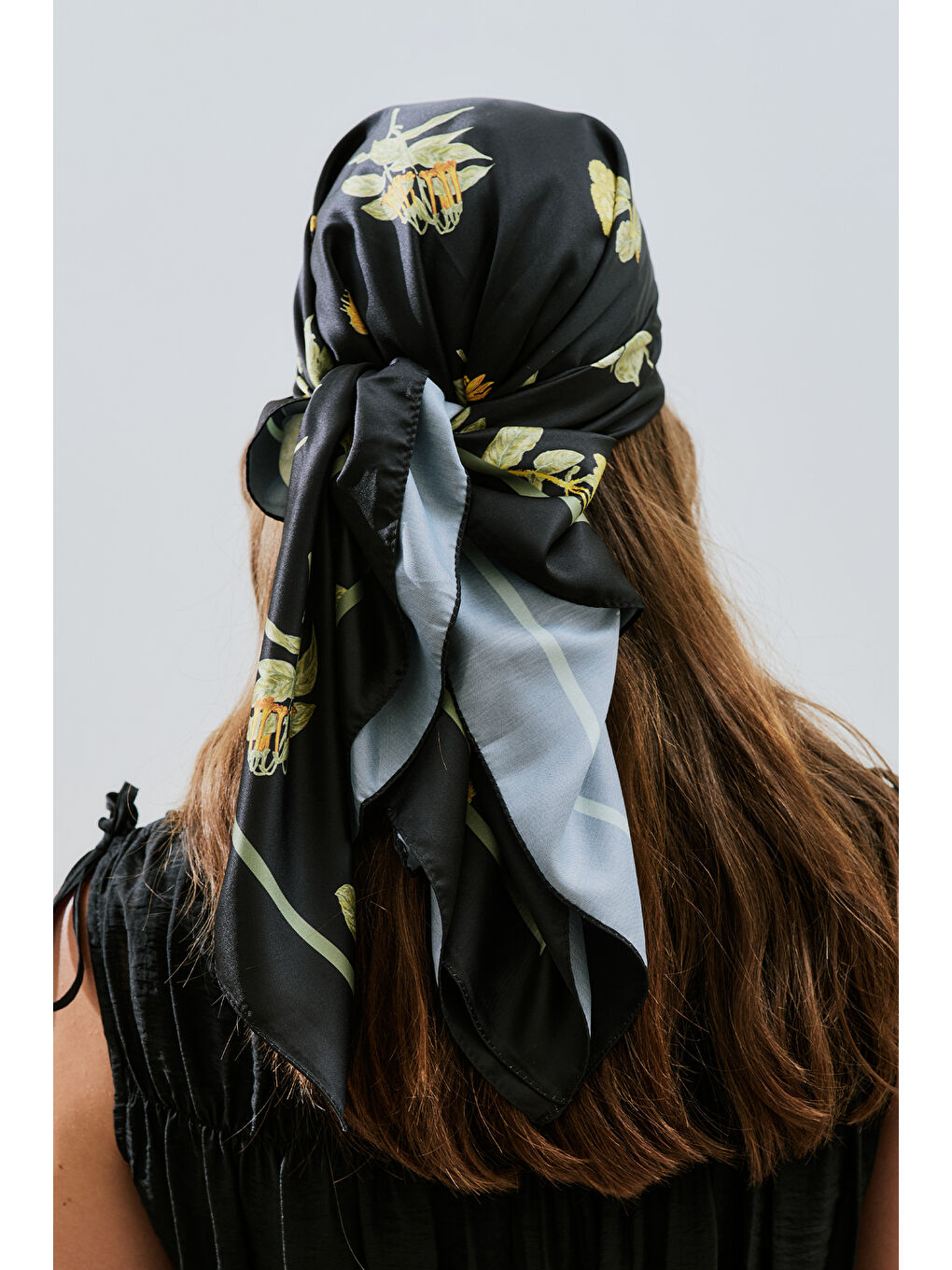 Siyah Saten Desenli Fular Şal Aloha-5