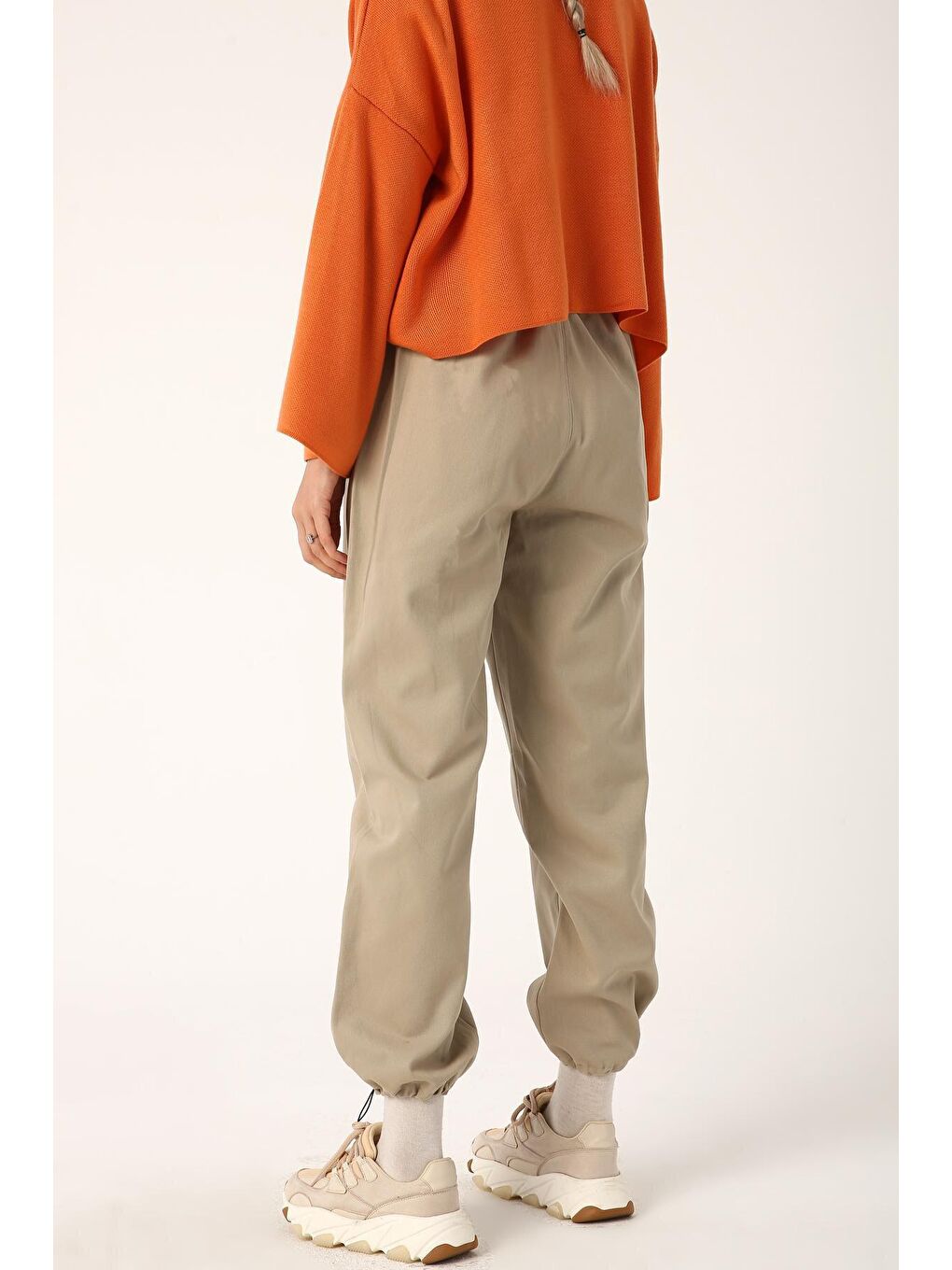 Bej Pileli Spor Kemerli Pantolon-4