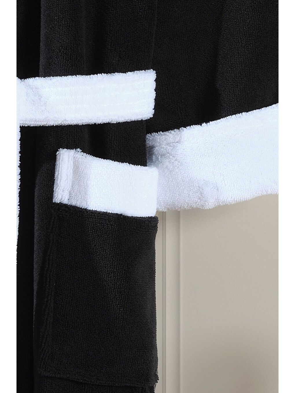 Siyah Biyeli Kapüşonlu Bambu Bornoz-SİYAH-BEYAZ-3XL-XXL-2