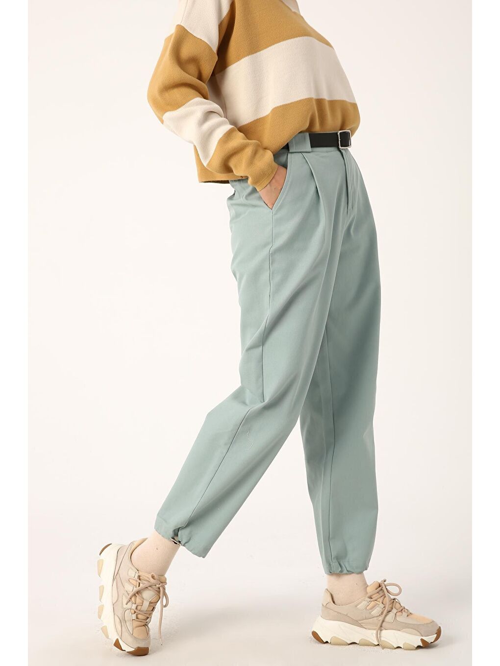 Yeşil Mint Pileli Spor Kemerli Pantolon-4