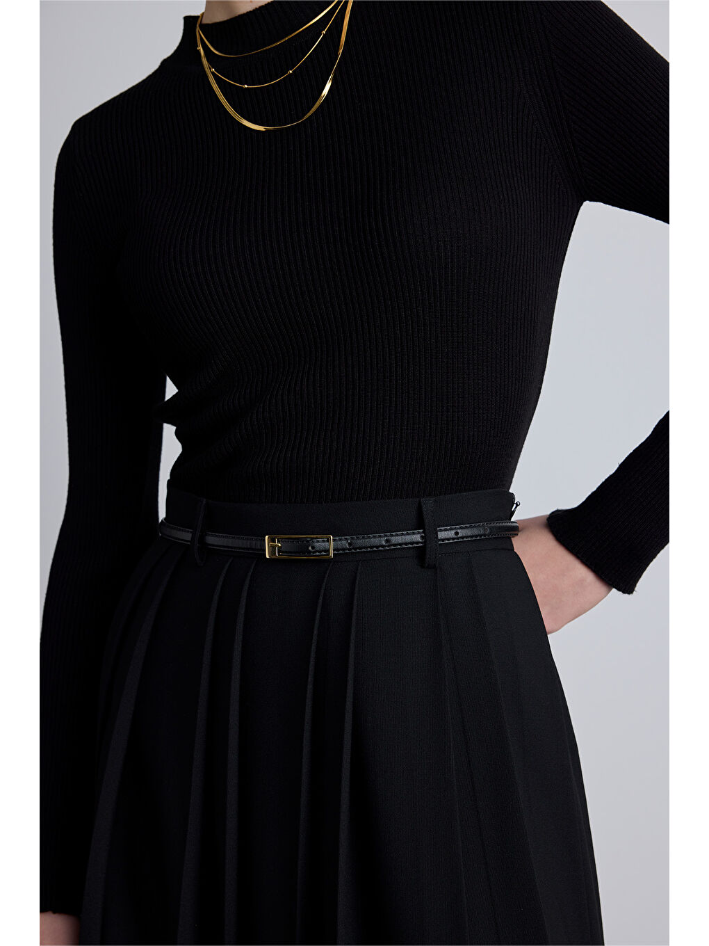 Dikdörtgen Tokalı İnce Kemer Siyah