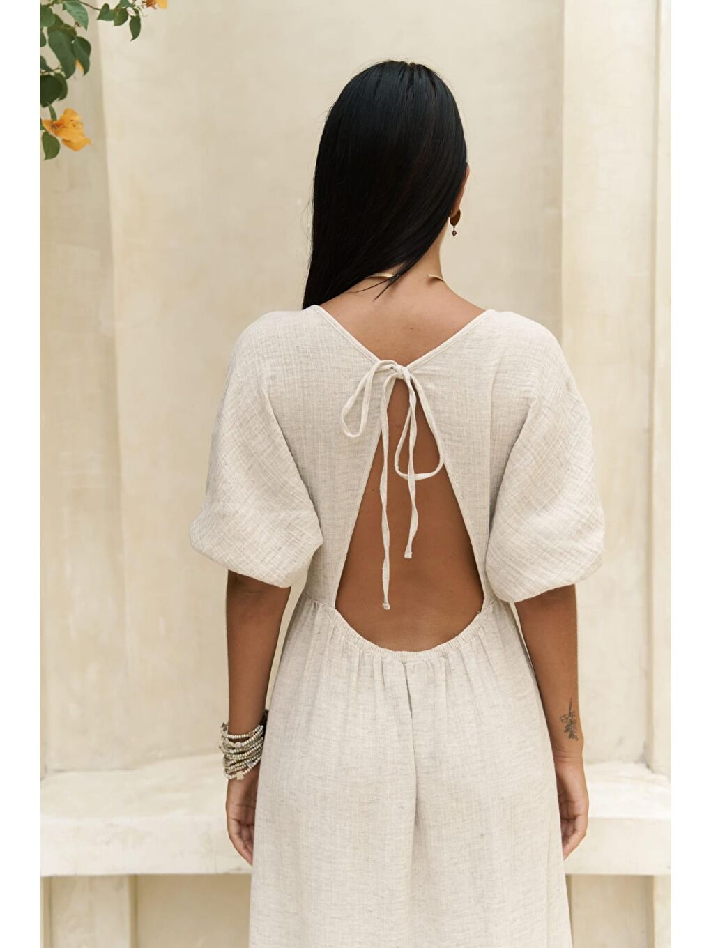 Habire Sırt Dekolteli Bej Elbise-4