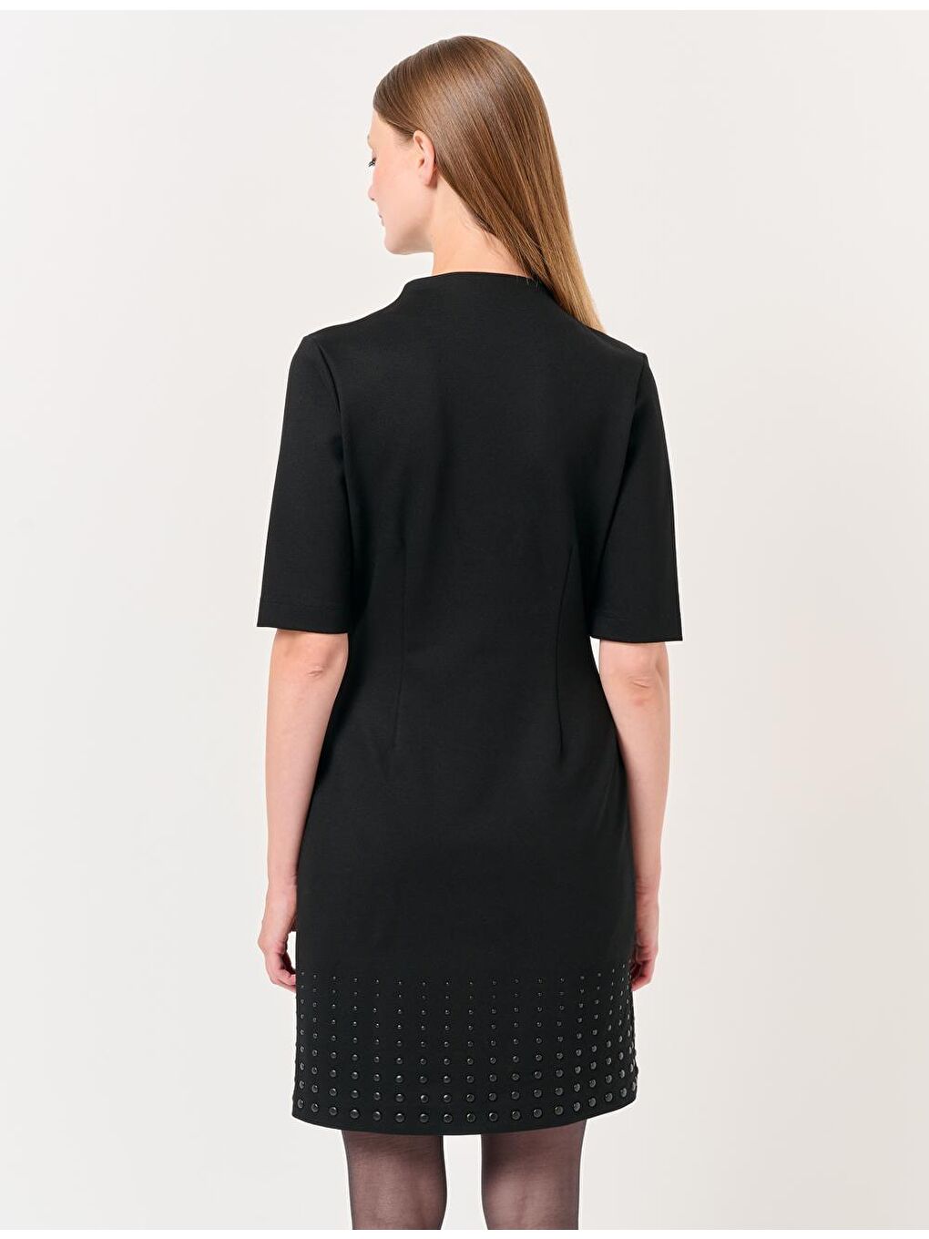 Siyah Sıfır Yaka Dirsek Kol Taşlı Mini Elbise-5