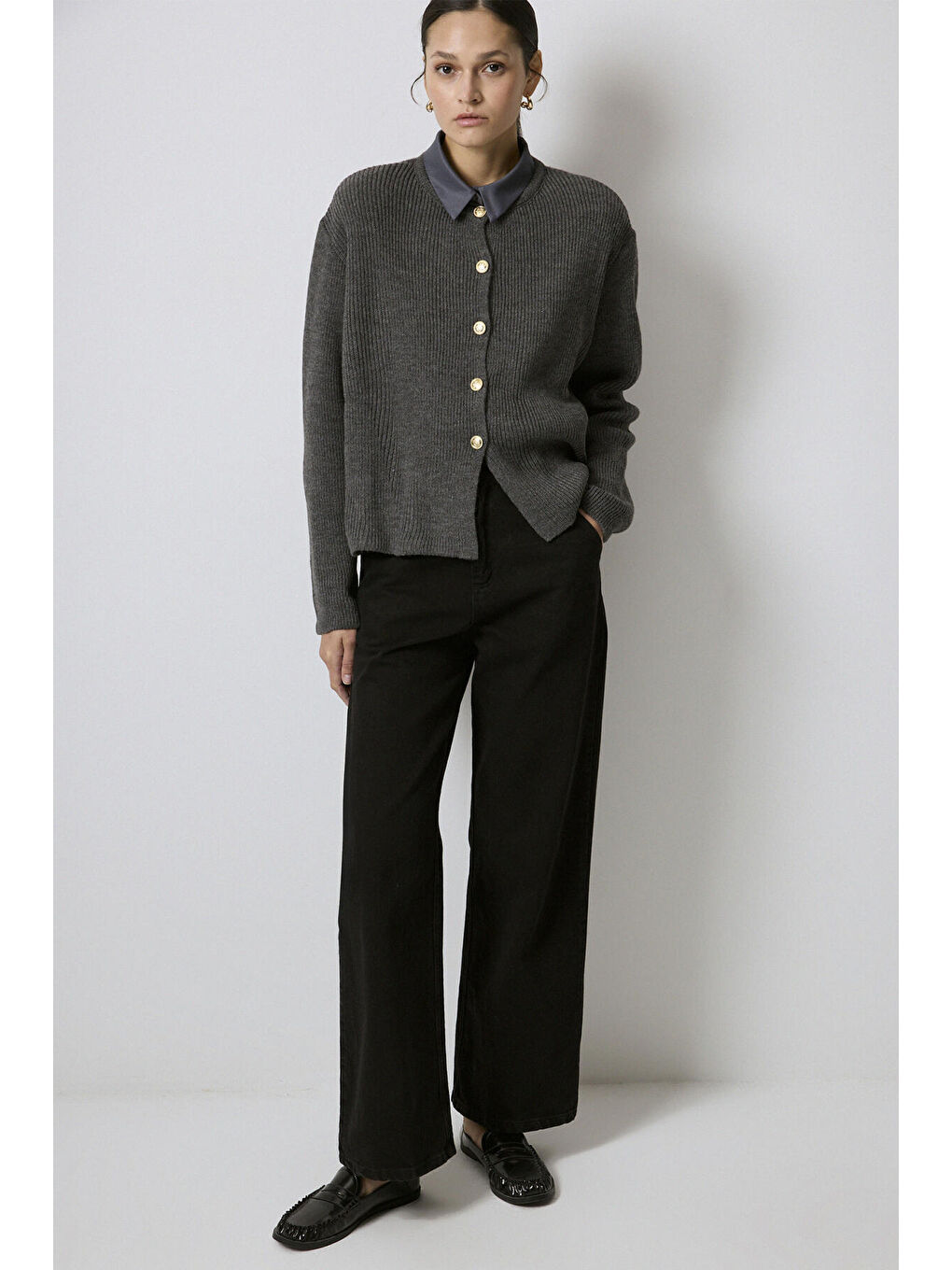 Antrasit Gold Düğmeli Kısa Hırka-1