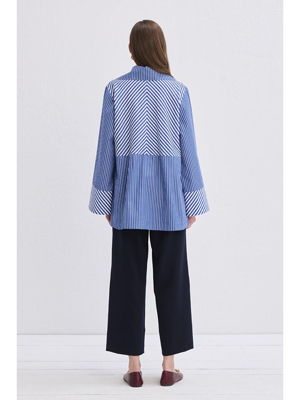 Çizgili Kontrast Geniş Yaka Gömlek Mavi-3