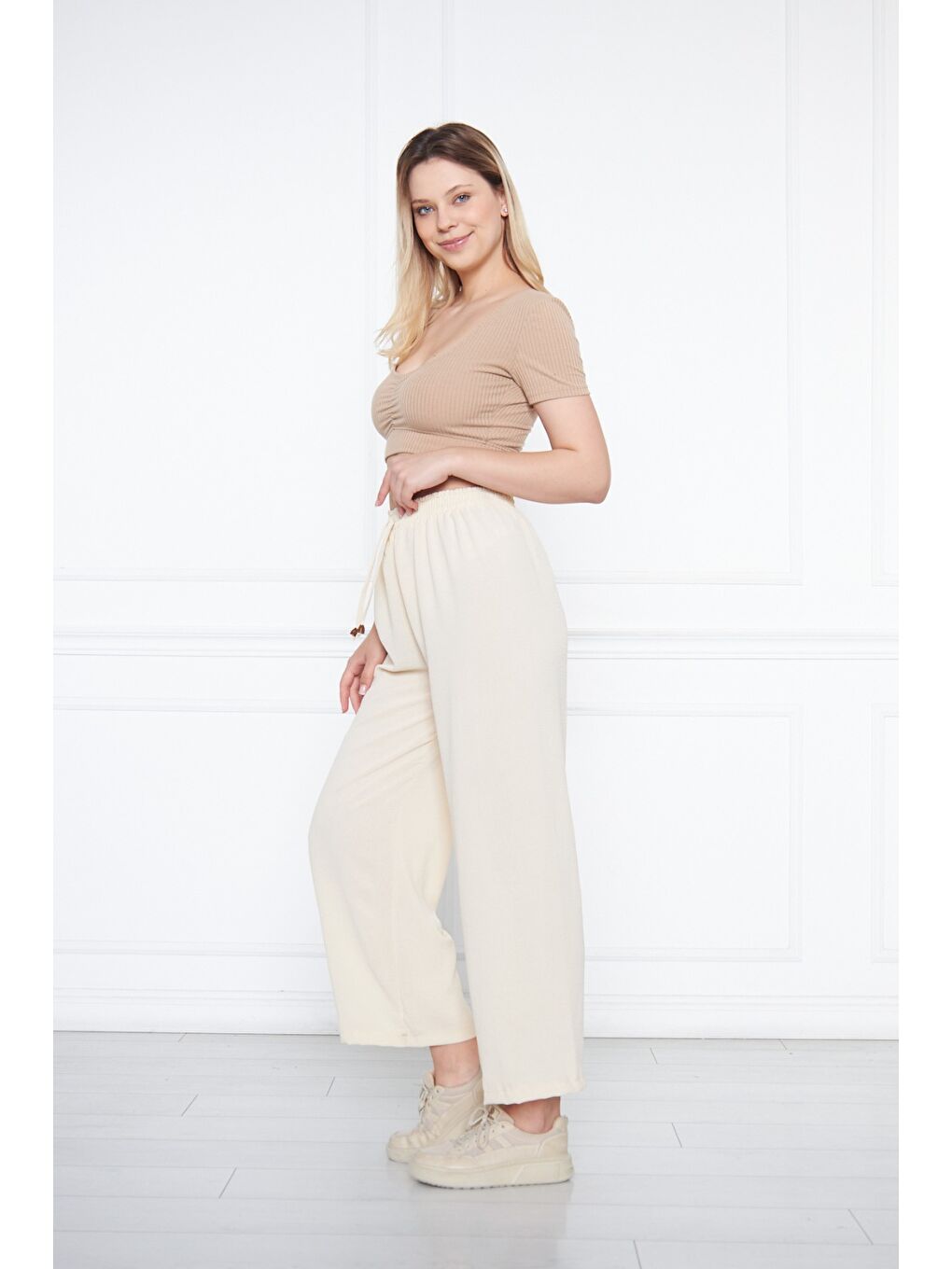 Ekru Kadın Aerobin Geniş Paça Palazzo Bel Lastikli Pantolon-5
