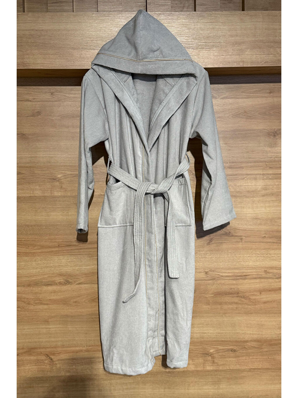 Karışık Lüks Kadife Bornoz – Kapüşonlu Altın Biyeli (İhracat Fazlası)-STANDART-S/M-3XL-XXL-L/XL