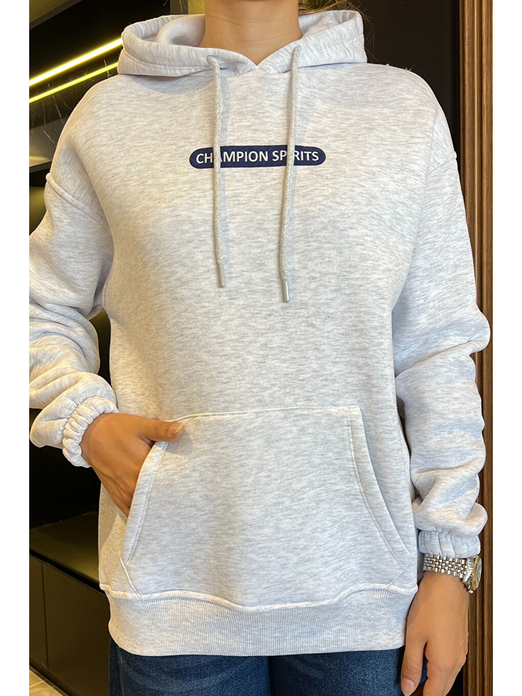 GÜLSELİ Gri Kapüşonlu Üç İplik Şardonlu Baskılı Sweatshirt - 3