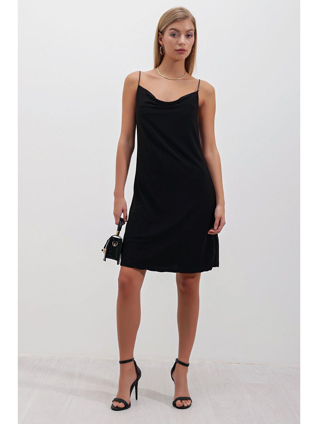 Siyah İp Askılı Sandy ELBİSE-1