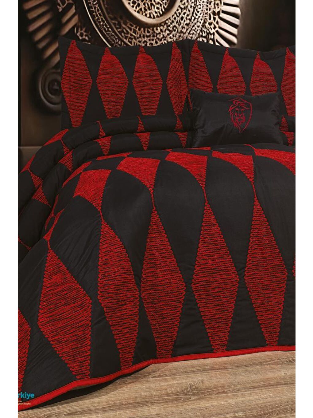 Karışık Ametist 4 Parça Yatak Örtüsü 240x260 Siyah Kırmızı